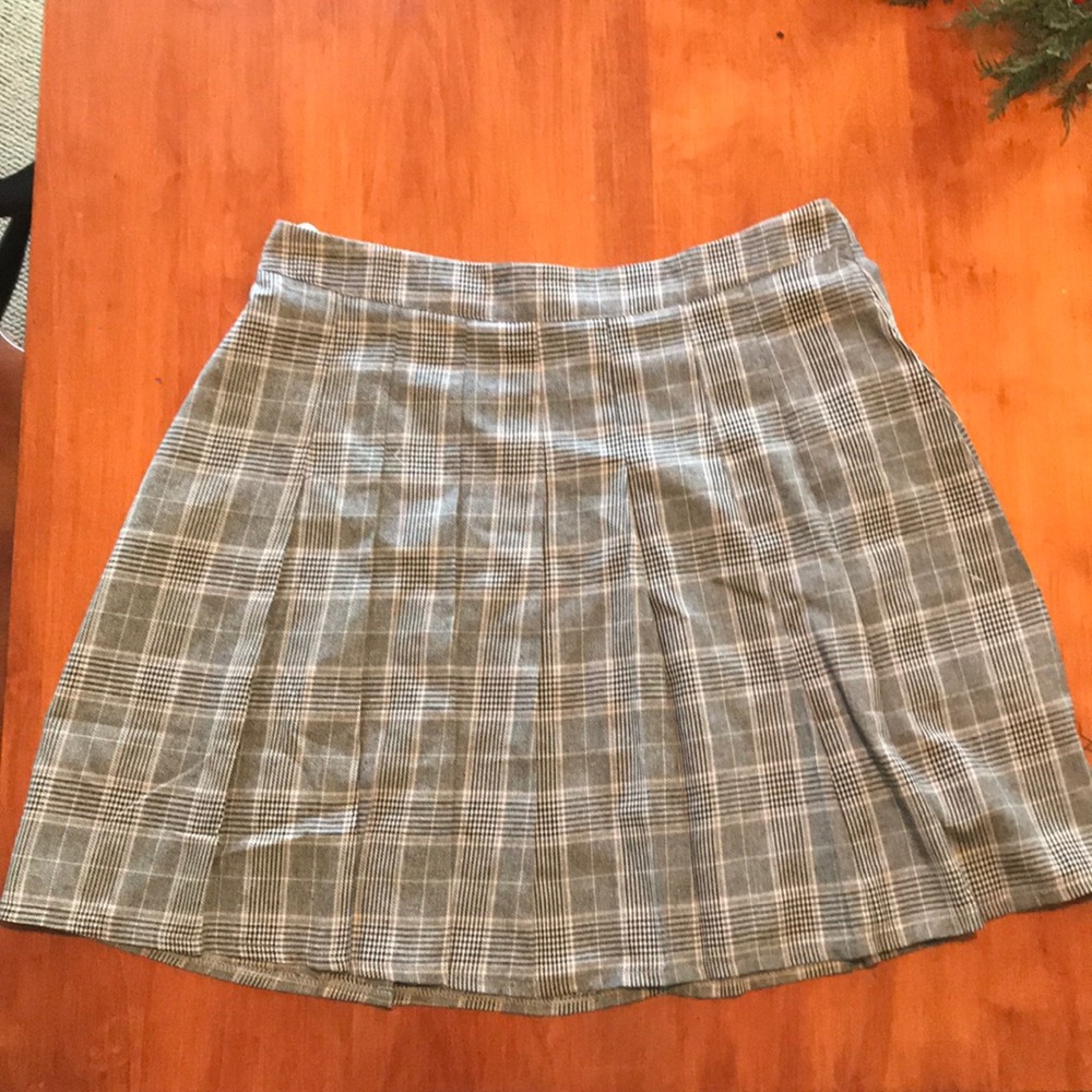 Boohoo size 12 pleated plaid skirt